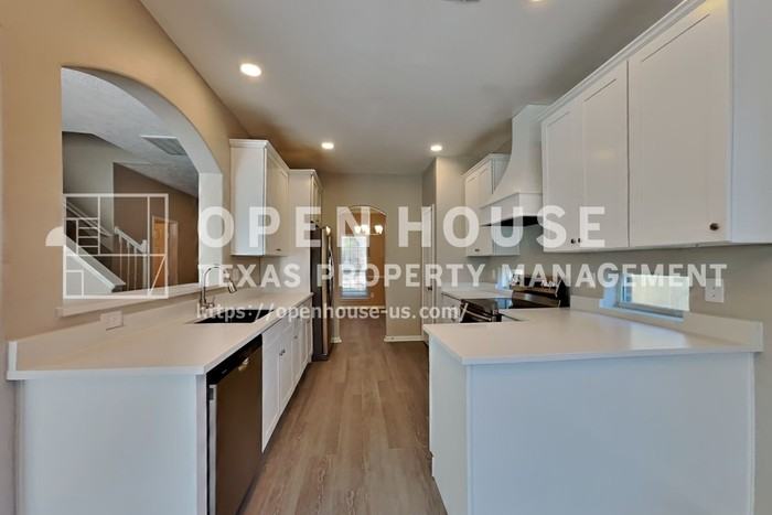 2610 Hilldale Park Ln - Photo 6 of 24