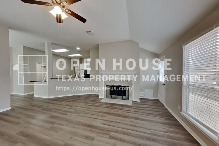 2114 Blossom Creek Dr - Photo 4 of 22