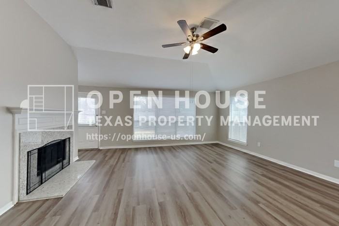 2114 Blossom Creek Dr - Photo 5 of 22