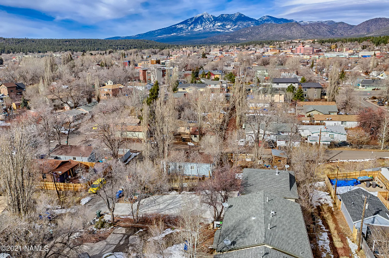 508 S Fountaine St #B - Photo 3 of 12