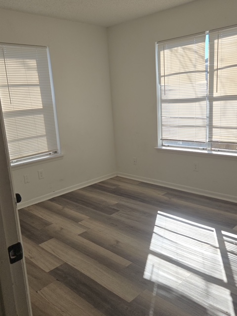 800 2nd St - Photo 6 of 10