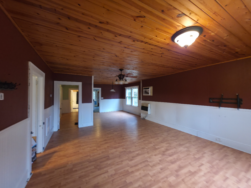 105 Locust St - Photo 3 of 12