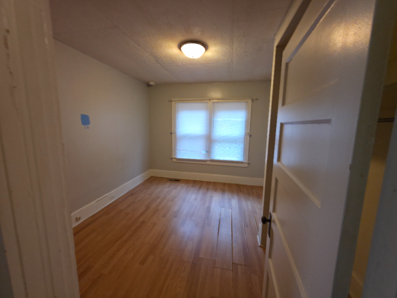 105 Locust St - Photo 5 of 12