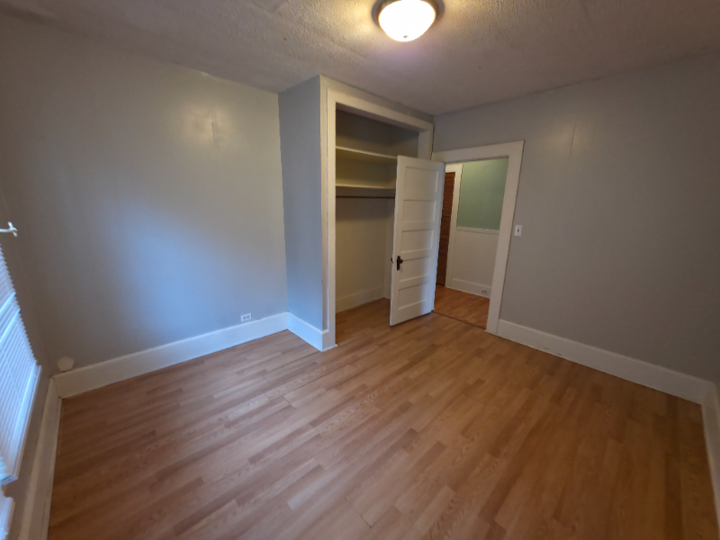 105 Locust St - Photo 6 of 12