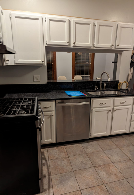 229 Collins Ave - Photo 5 of 17