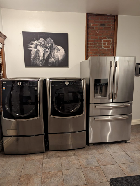 229 Collins Ave - Photo 7 of 17