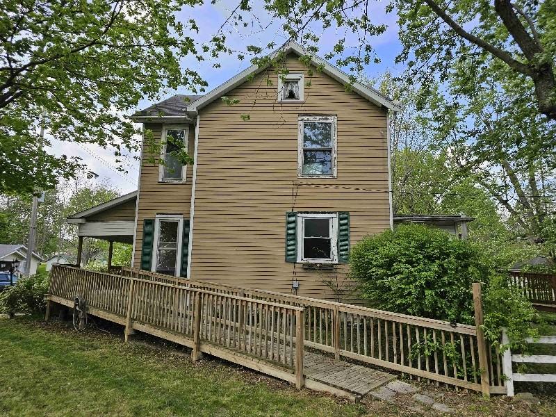 312 S Nichols Ave - Photo 2 of 11