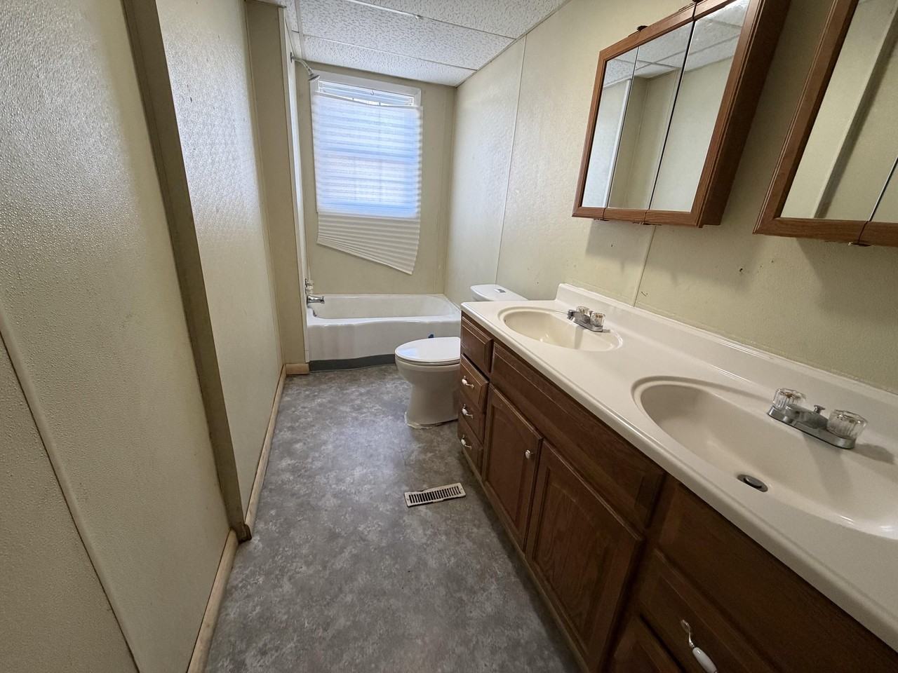 714 Commercial St - Photo 4 of 13