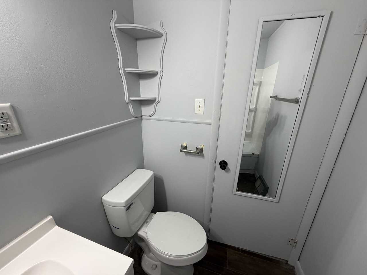 1541 E Fairchild St #E - Photo 5 of 11