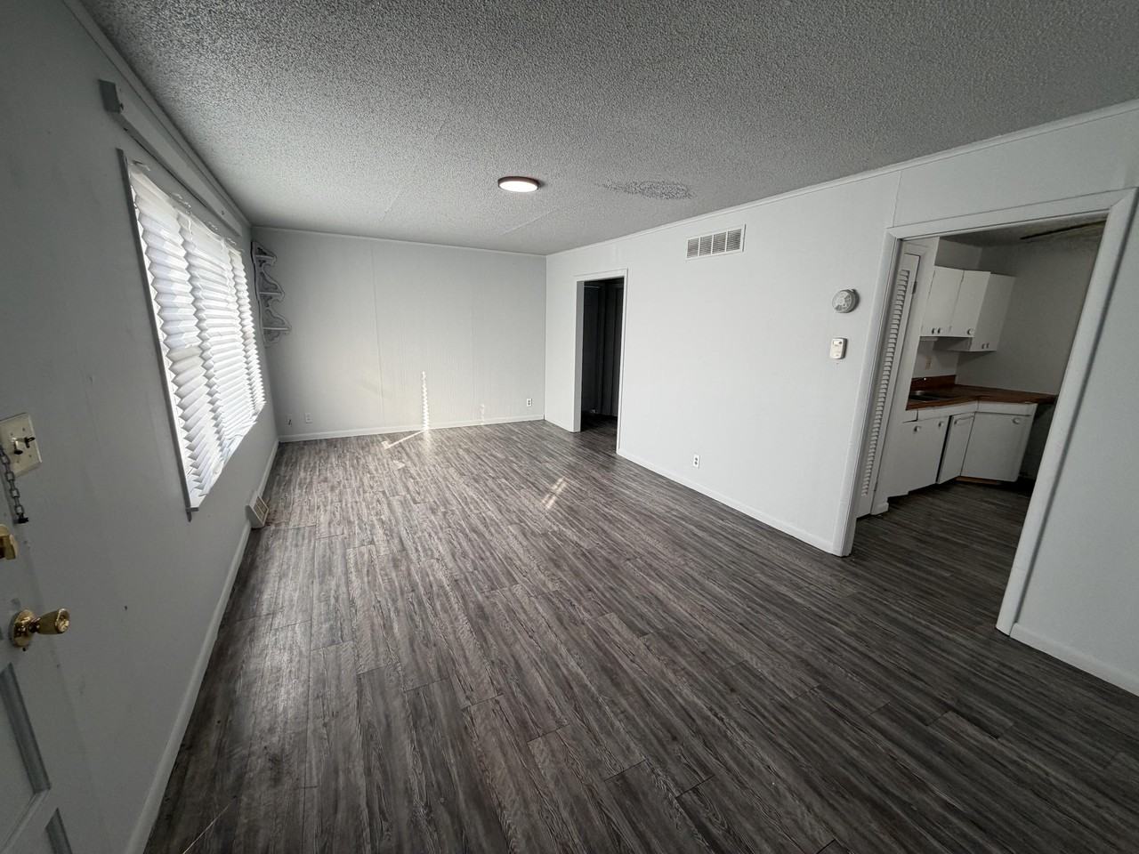 1541 E Fairchild St #E - Photo 6 of 11