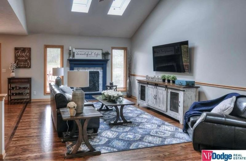 10005 S 201st St - Photo 3 of 20