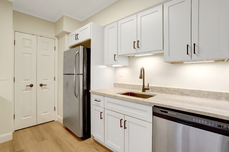 400 Madison St #806 - Photo 4 of 20