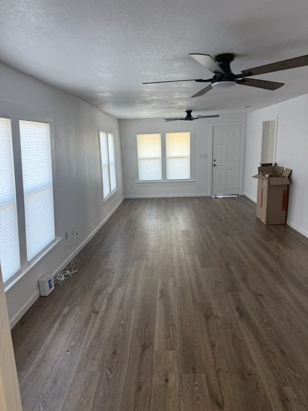 4 Roomrent $750Ross Ave #4 - Photo 2 of 9