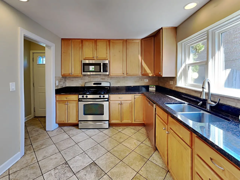 9051 Forestview Rd - Photo 6 of 17