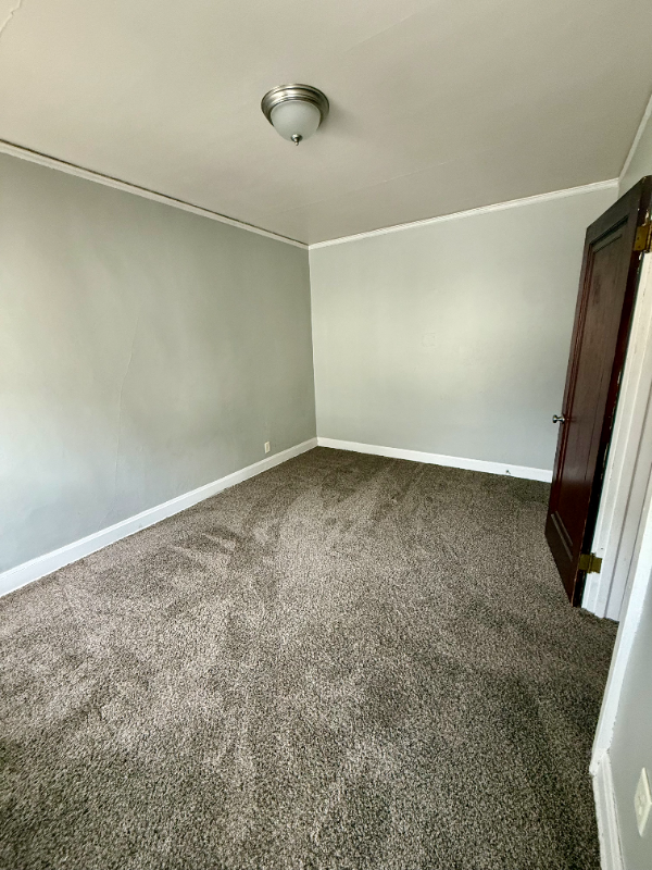 502 N 39th St #6 - Photo 4 of 6