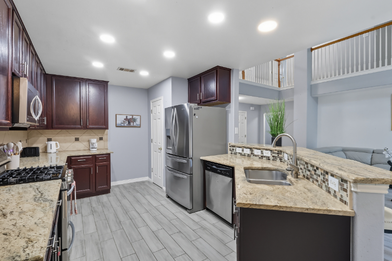 6850 Thistle Hill Way - Photo 3 of 8