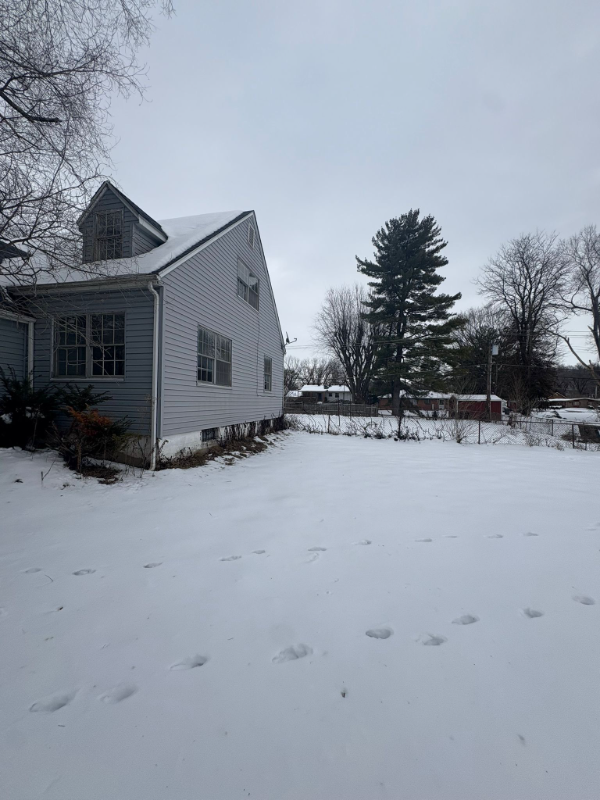 980 De Couagne Dr #32 - Photo 2 of 7