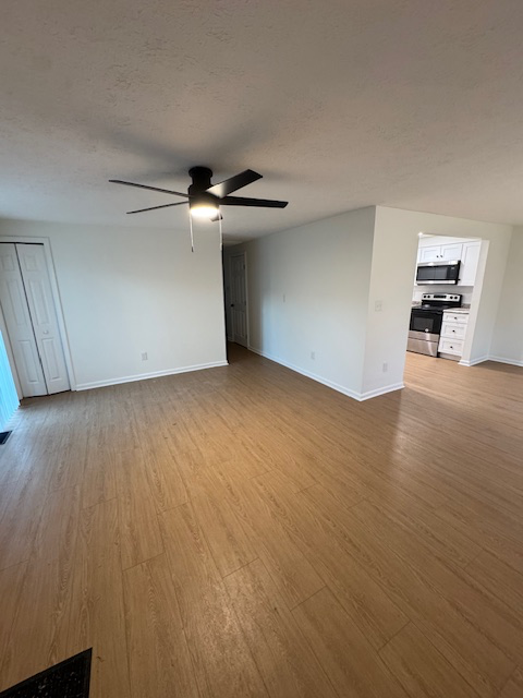 6605 Vandre Ave - Photo 4 of 17