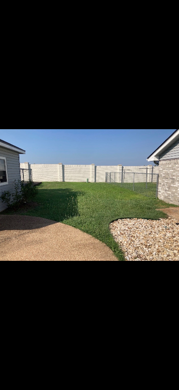 1506 Oak Hollow Dr - Photo 3 of 10