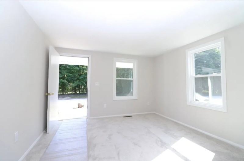 31 Kennedy Dr - Photo 2 of 9