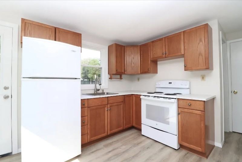 31 Kennedy Dr - Photo 6 of 9