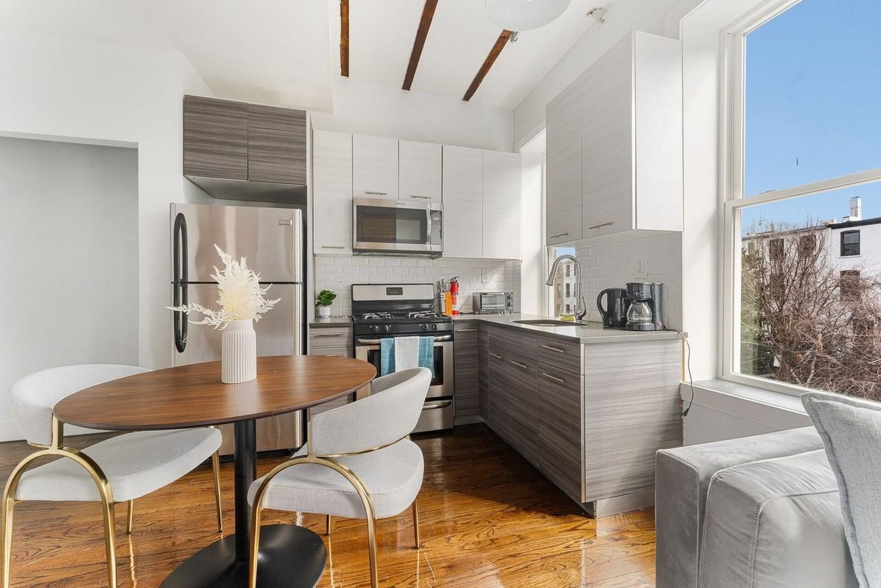 716 Madison St #1466836P - Photo 7 of 18