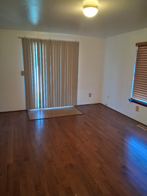 1345 Beach Ave #B - Photo 2 of 17