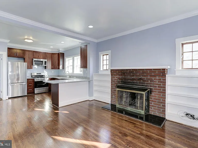 811 Thayer Ave #1 - Photo 4 of 20