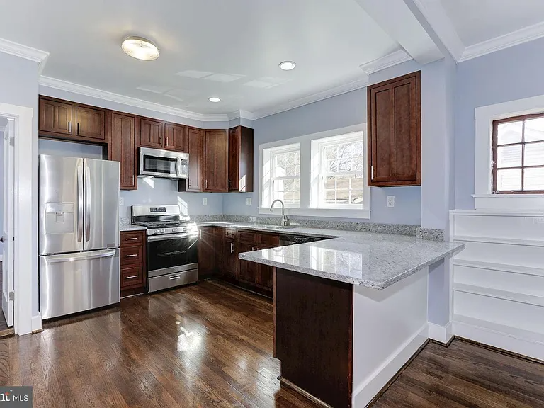 811 Thayer Ave #1 - Photo 6 of 20