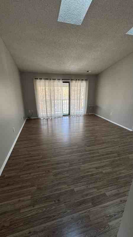 24 Colonial Ct - Photo 2 of 11