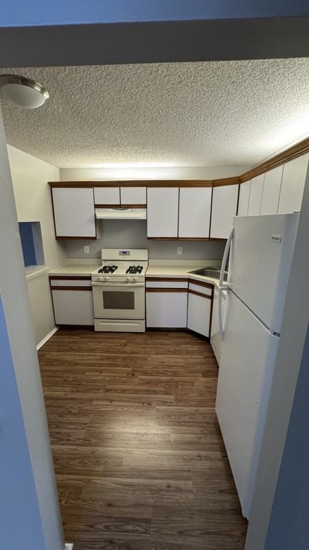 24 Colonial Ct - Photo 4 of 11