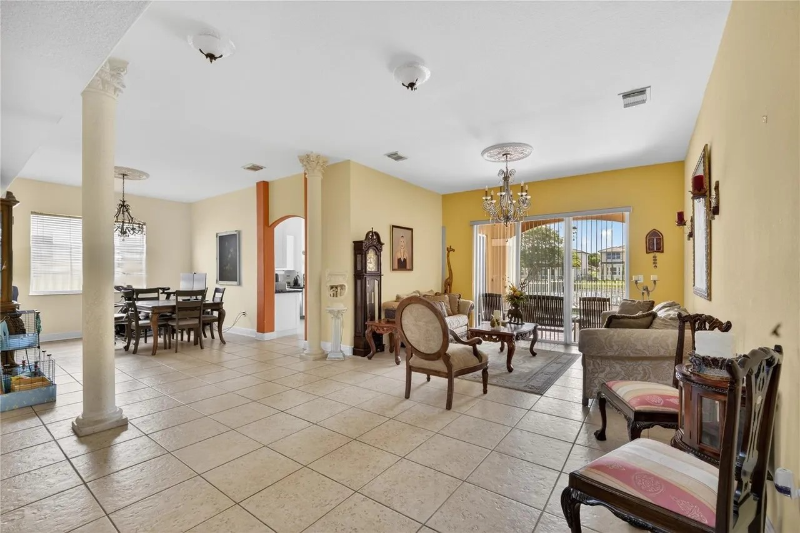 16074 Sw 62nd St - Photo 3 of 20