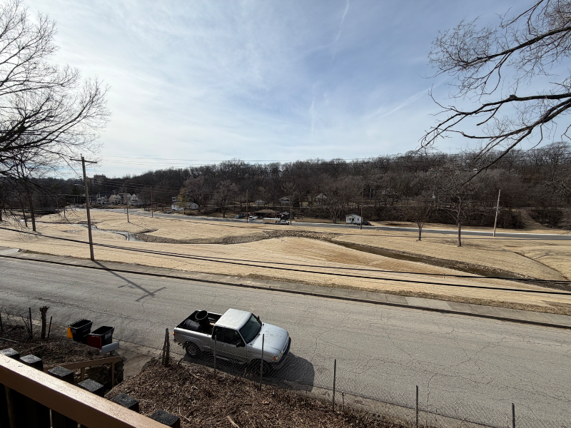 625 N Main St - Photo 2 of 17