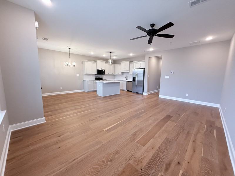 731 Bolivar Dr - Photo 3 of 18