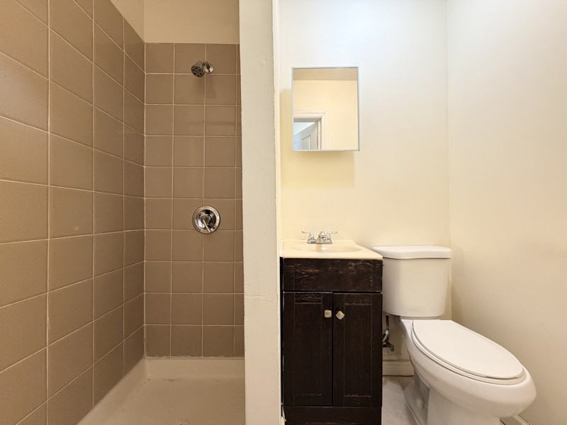 113 Delavan Ave - Photo 3 of 15