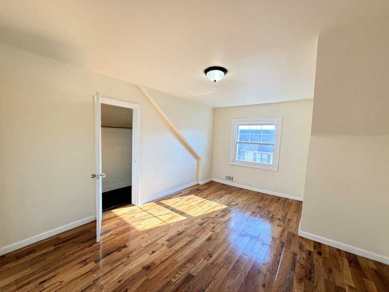 113 Delavan Ave - Photo 4 of 15