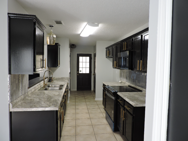 7730 Hunters Green Cir N - Photo 2 of 7