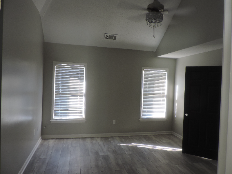 7730 Hunters Green Cir N - Photo 4 of 7