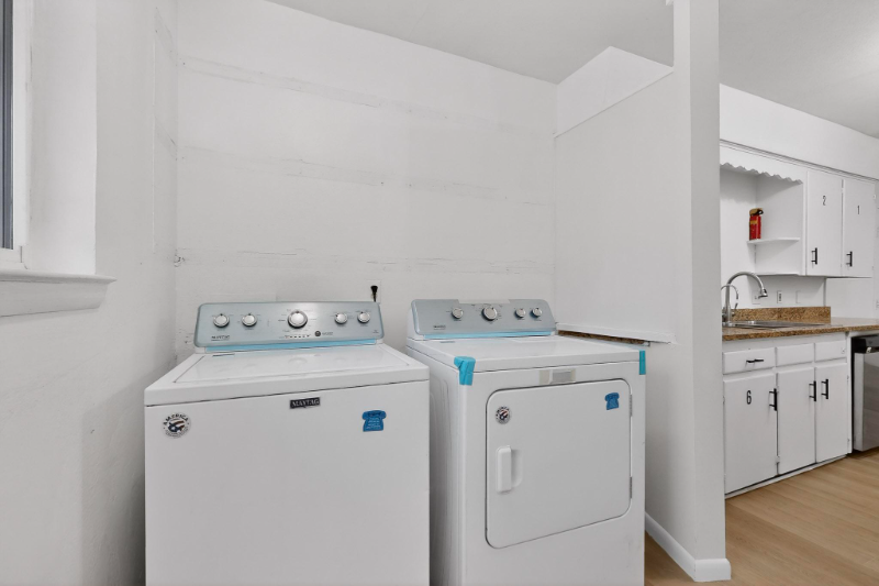 404 Nottingham Dr - Photo 4 of 7