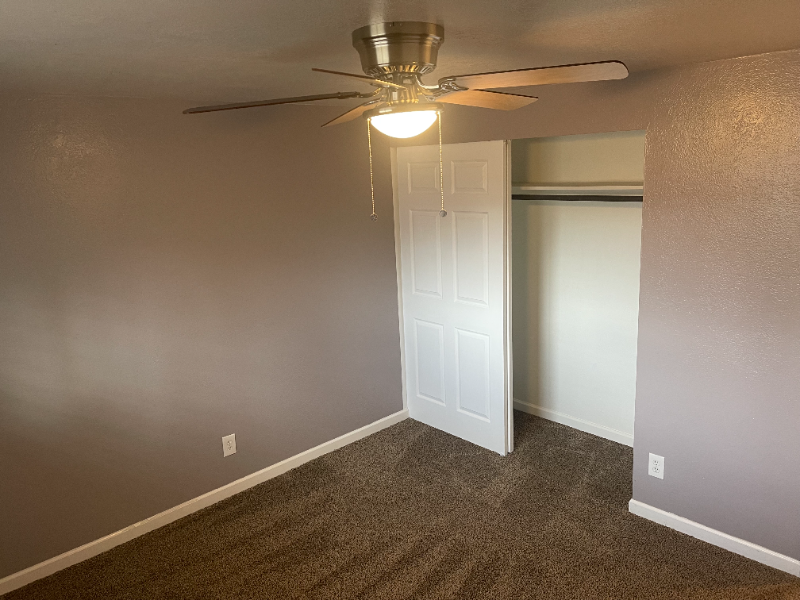 1075 Winona Dr - Photo 7 of 8