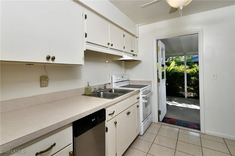 3 Desert Candle Cir - Photo 3 of 18