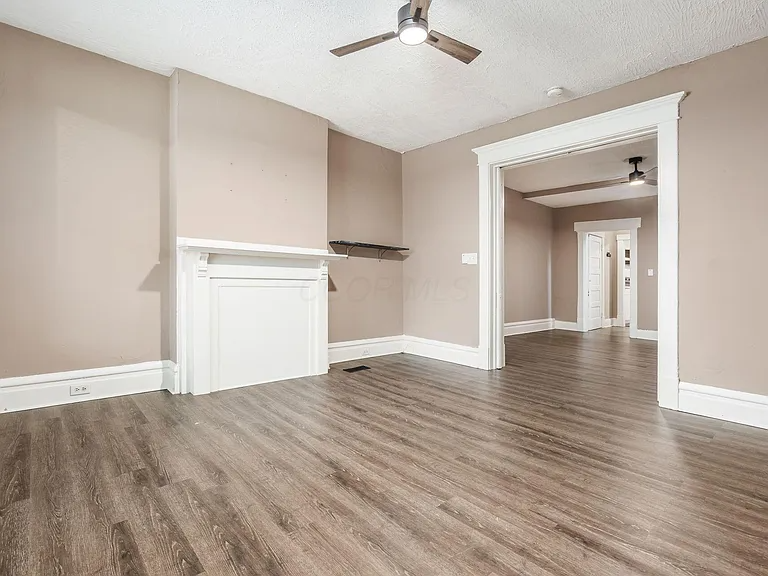 438 S Ohio Ave - Photo 2 of 20