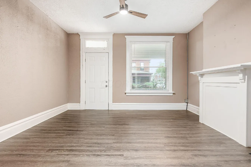 438 S Ohio Ave - Photo 3 of 20