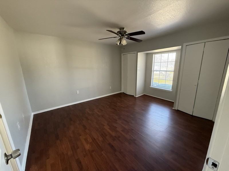 1209 Shady Ln - Photo 2 of 20