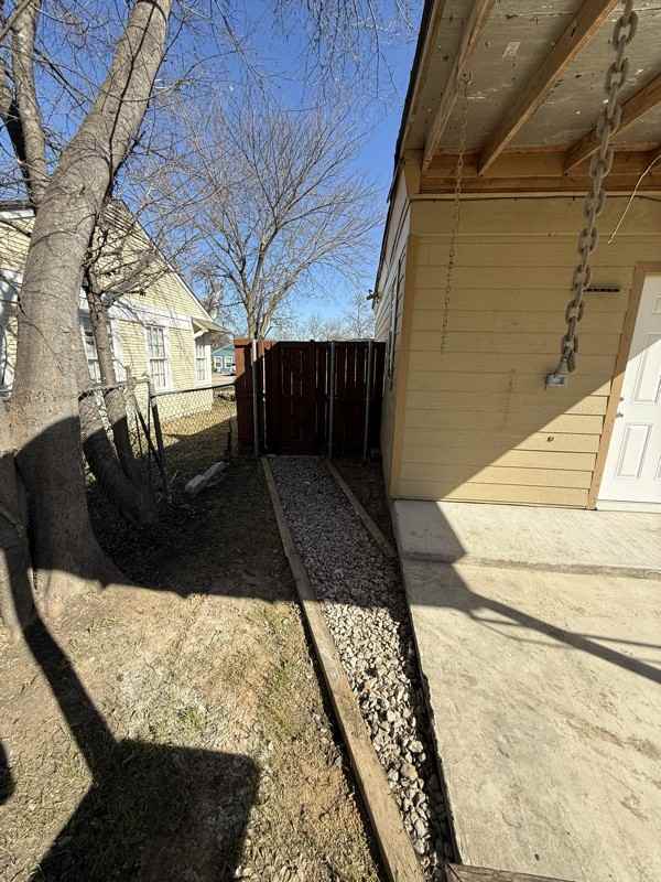 1209 Shady Ln - Photo 3 of 20