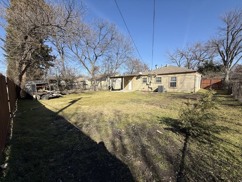 1209 Shady Ln - Photo 5 of 20