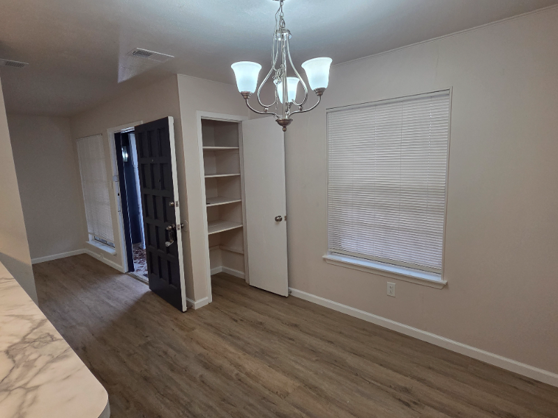 5919 Paddock Dr - Photo 6 of 17