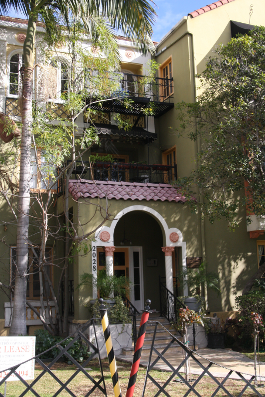 2028 N. Beachwood Cyn. Dr. #305 - Photo 6 of 22