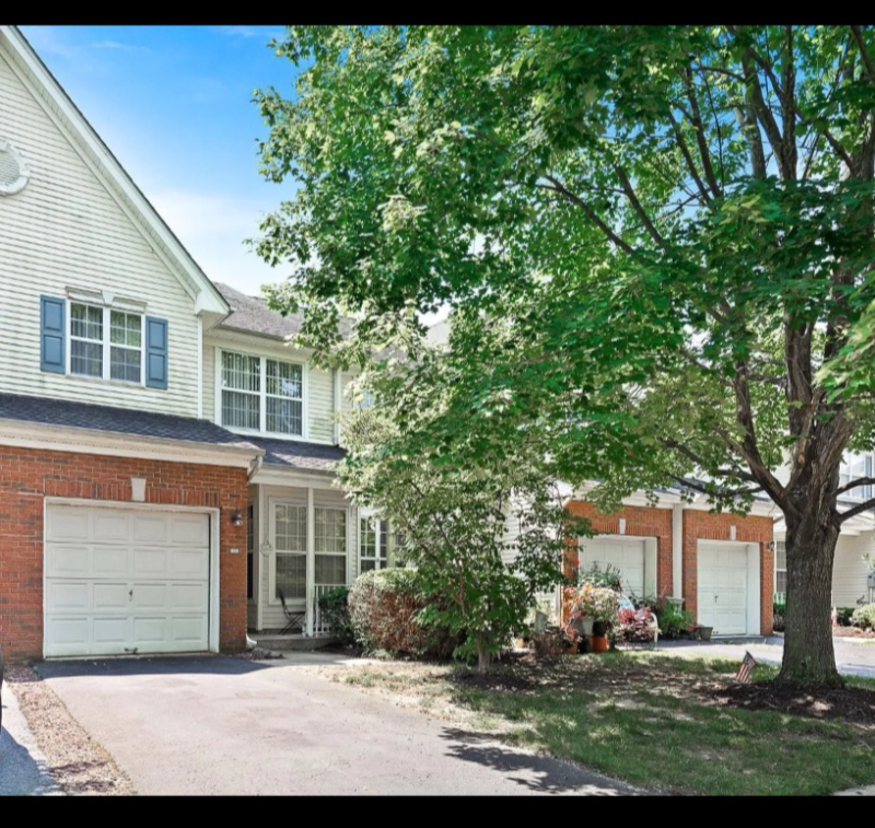 32 Chatham Ct - Photo 2 of 20