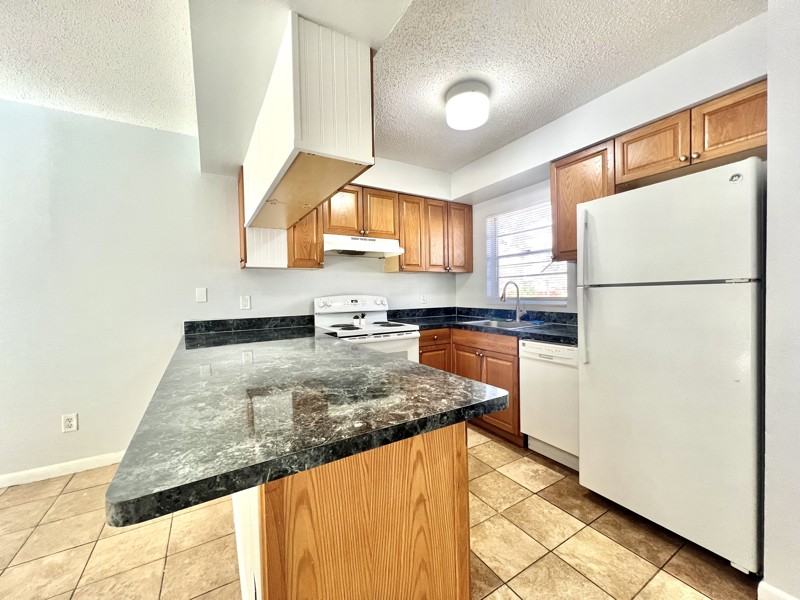 2734 62nd Ave N #3 - Photo 3 of 12